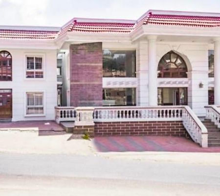 Hotel The Majestic Crown à Ooty Extérieur photo